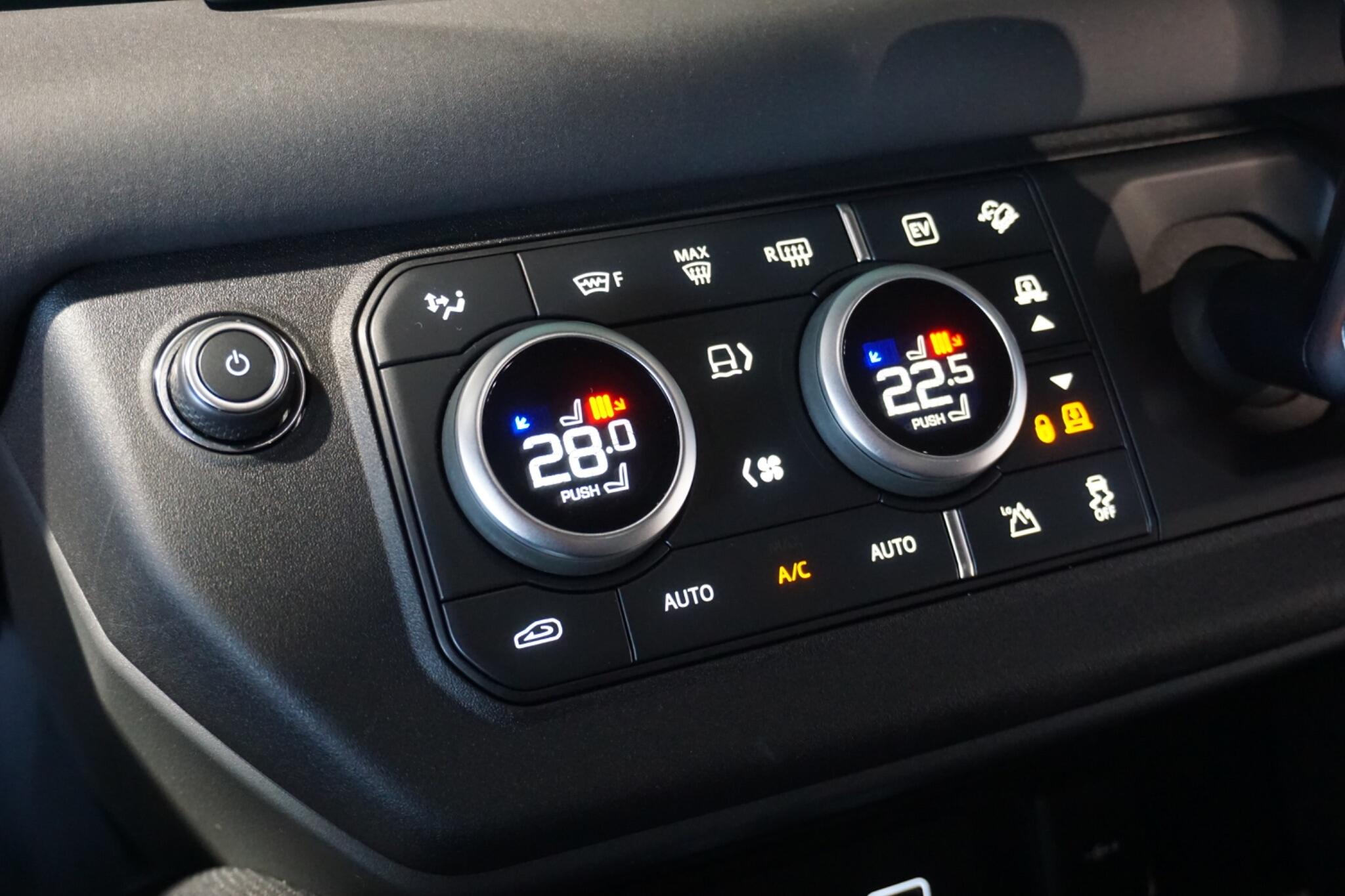 Land Rover Defender 110 2.0 P400e 15.4kWh X-Dynamic S SUV 5dr Petrol Plug-in Hybrid Auto 4WD Euro 6 (s/s) (404 ps)